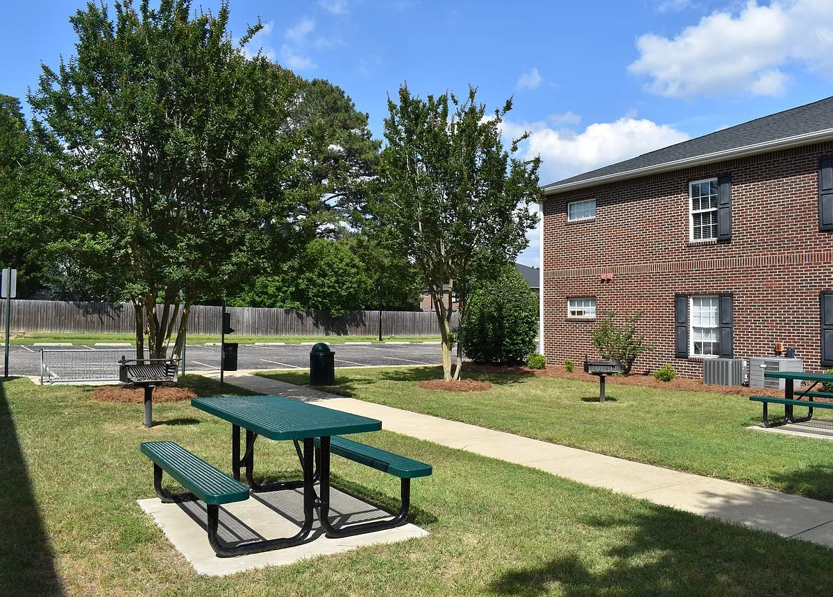 Building Photo - 45 Collins Dr #G