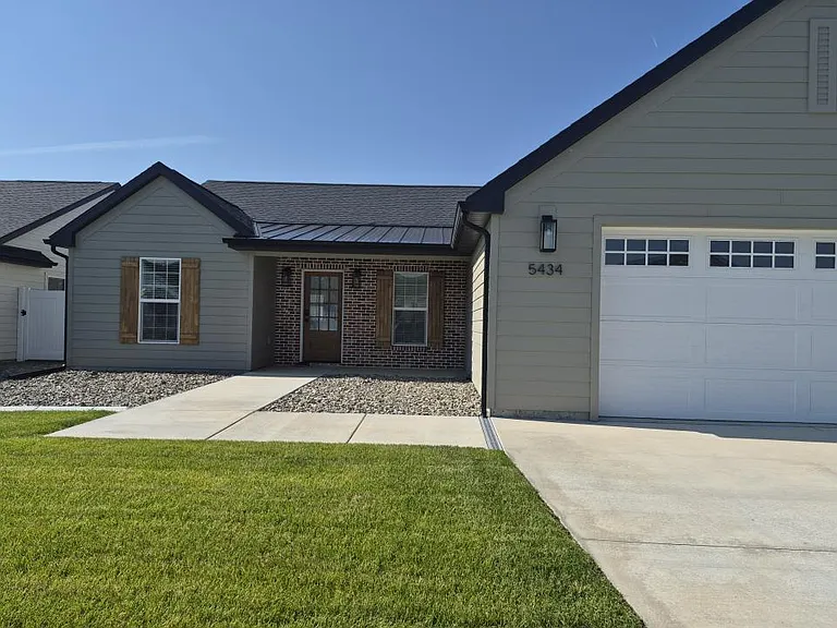 5434 Apple Rose Ln — Photo 1