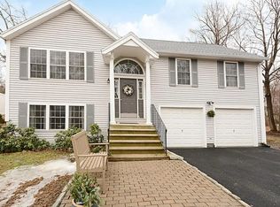 43 Wilbur St, Worcester, MA 01606