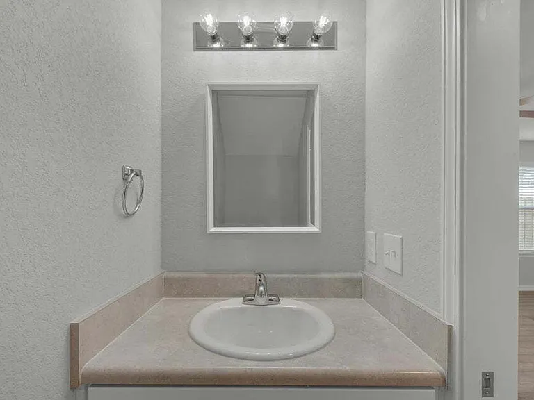 2259 Whitman Ln — Photo 6