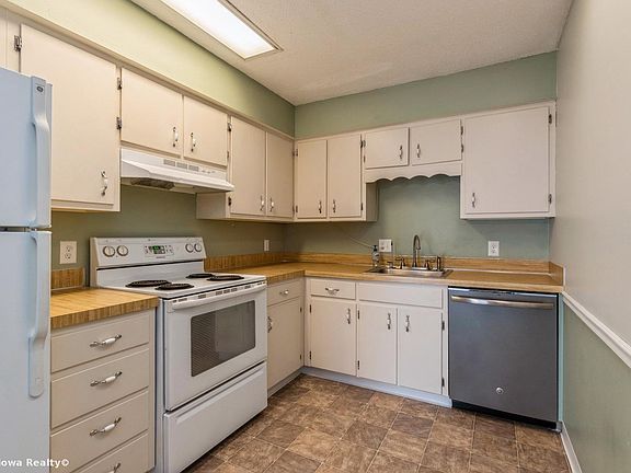 5th image of 1071 NW Greenwood St #1