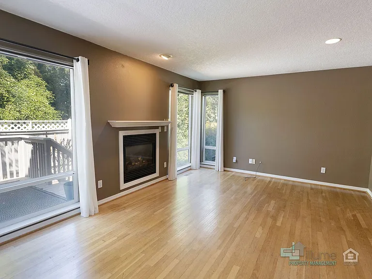 20630 Willamette Dr — Photo 6
