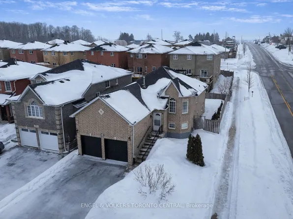 239 Country Ln, Barrie, ON L4N 0W2