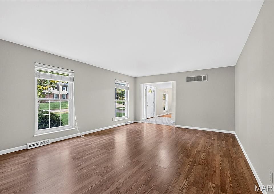 10744 Forest Path Dr, Saint Louis, MO 63128 | Zillow
