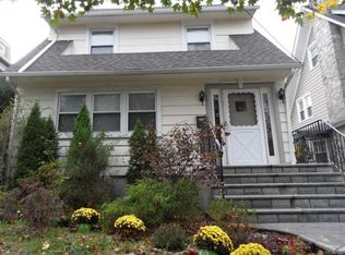 148 Clove Rd, New Rochelle, NY 10801