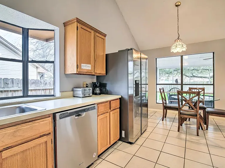906 Elmwood Trl — Photo 7