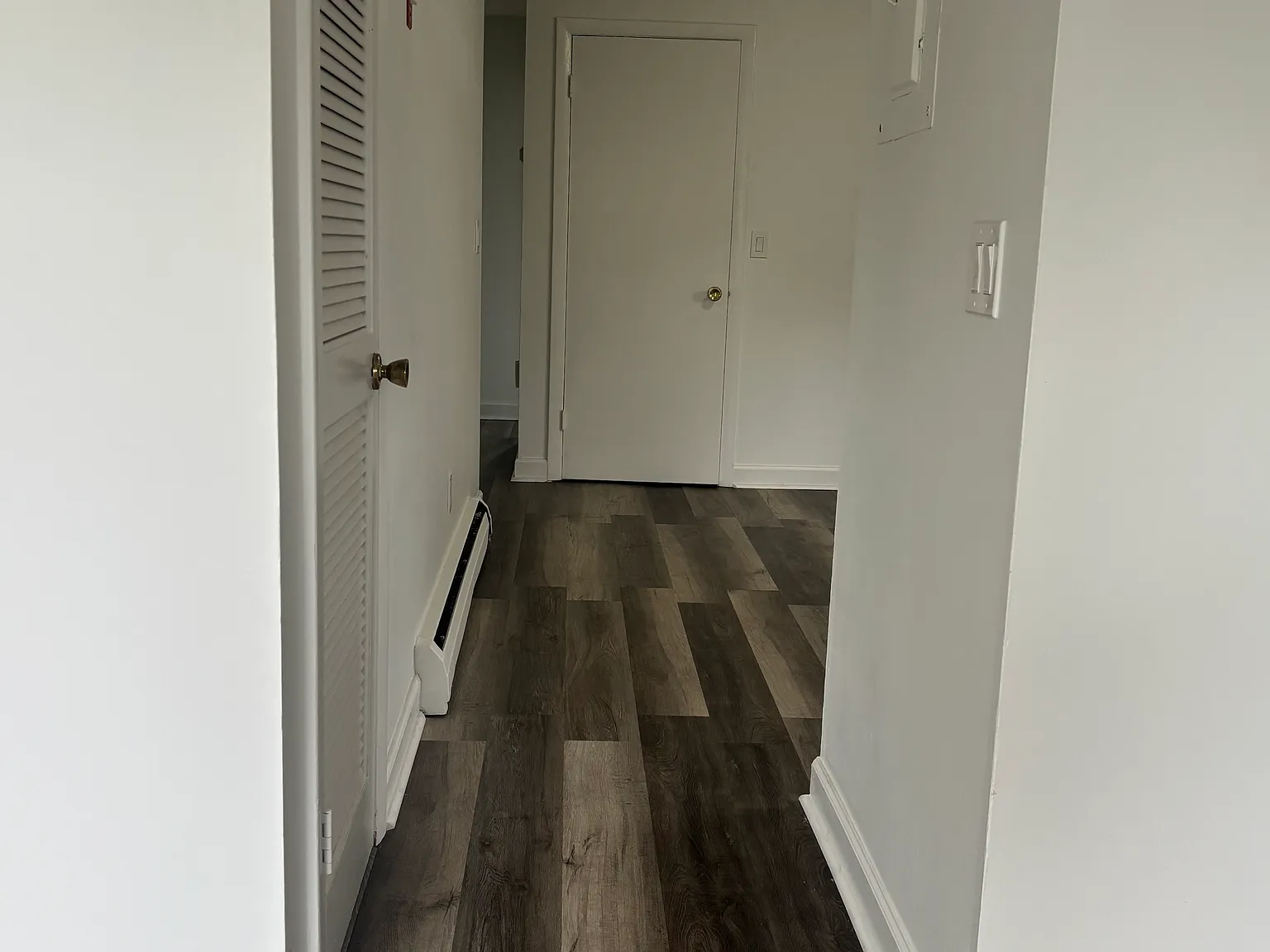 3 bed, 1200 sqft, $2,400 — Photo 3