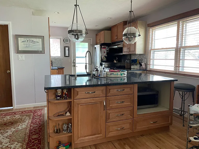 1830 Balsam Ave — Photo 7