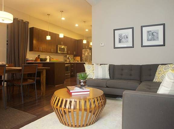 2nd image of 1312 N Claremont Ave APT 1