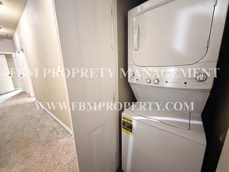 472 Pecan Hollow St — Photo 9