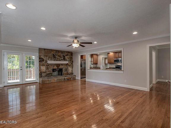 4th image of 11725 Autumn Leaves Ln