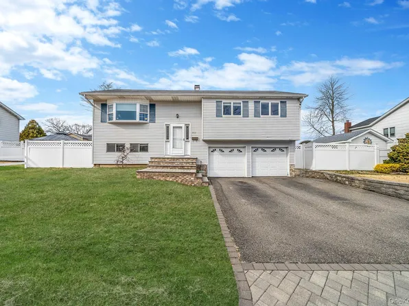 317 Garden City Street, Islip Terrace, NY 11752