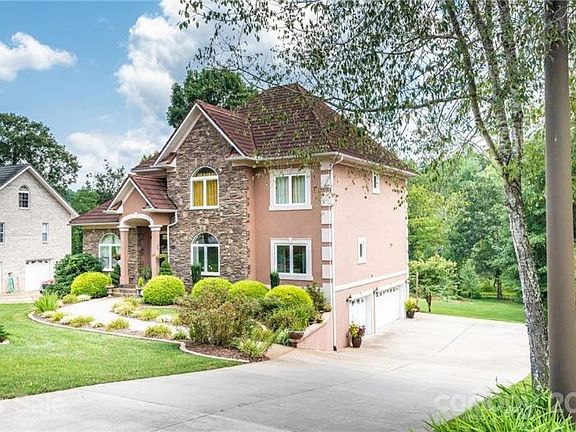 3rd image of 6328 Hayden Dr