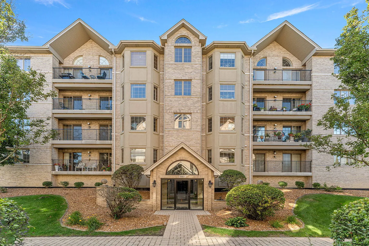 11901 Windemere Ct APT 301 photo 1