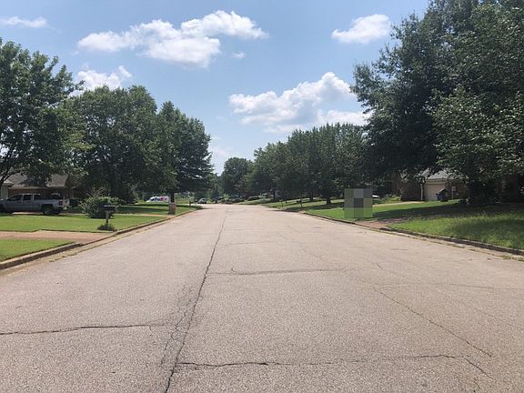 4th image of 205 Oakland Hills Dr