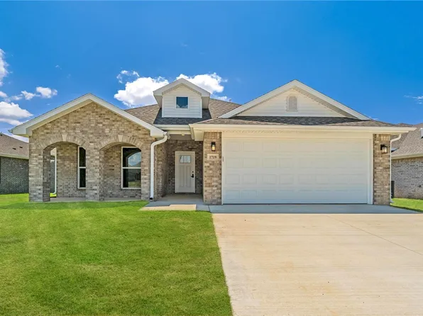 1719 Ferguson St, Pea Ridge, AR 72751