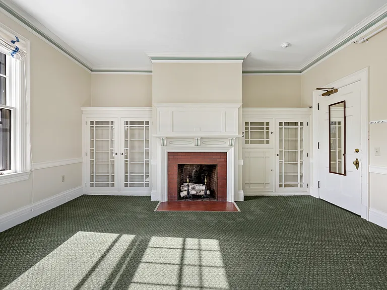 7 Oak St #307 — Photo 2