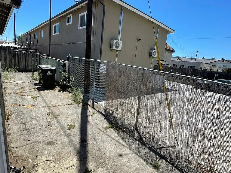 1616 Cherry Lane — Photo 8