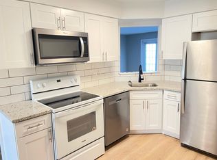 4161 Williamsburg Ct #201, Glenview, IL 60025
