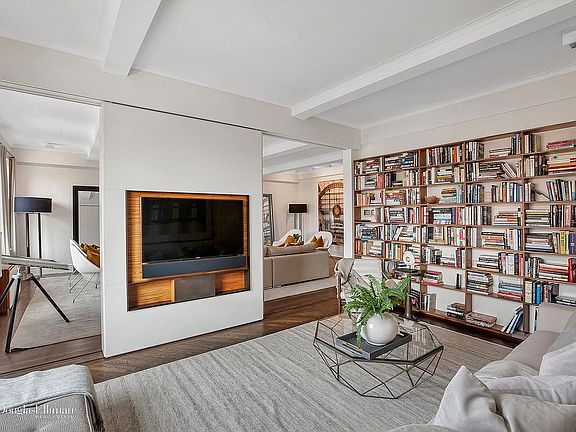 4th image of 941 Park Ave APT 14/15C