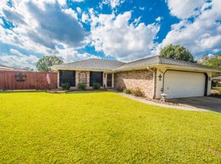 200 Vicksburg Dr, Broussard, LA 70518