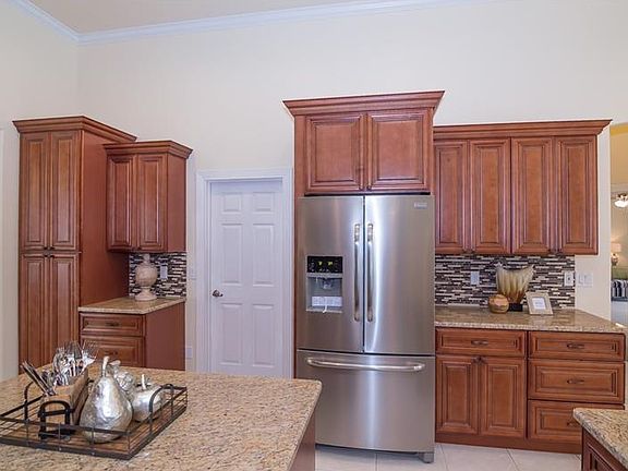 4th image of 908 Brantley Dr
