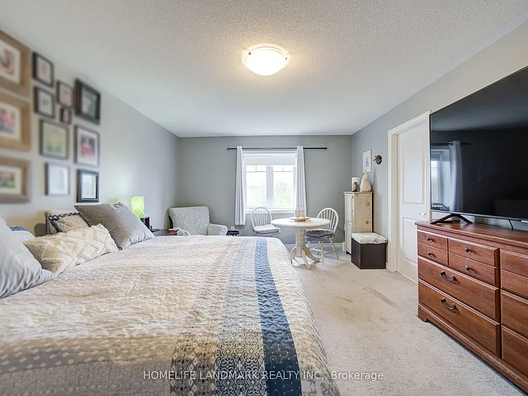 106 Barkerville Dr — Photo 24