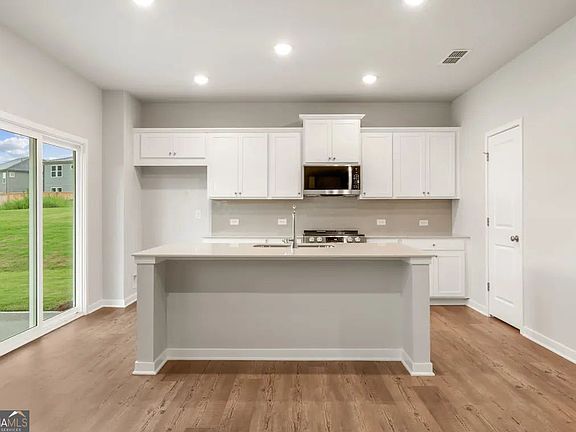 5th image of 4129 Thronbud Rd S