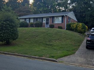 2704 Drewry Ln, Winston Salem, NC 27105