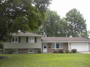 2241 Avalon Ct, Bettendorf, IA