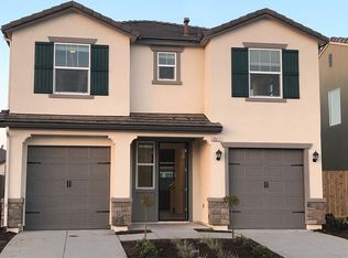3917 Dearborn Ave, Clovis, CA 93619