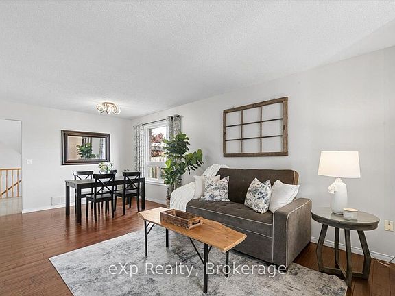 5th image of 64 Buckthorn Cres
