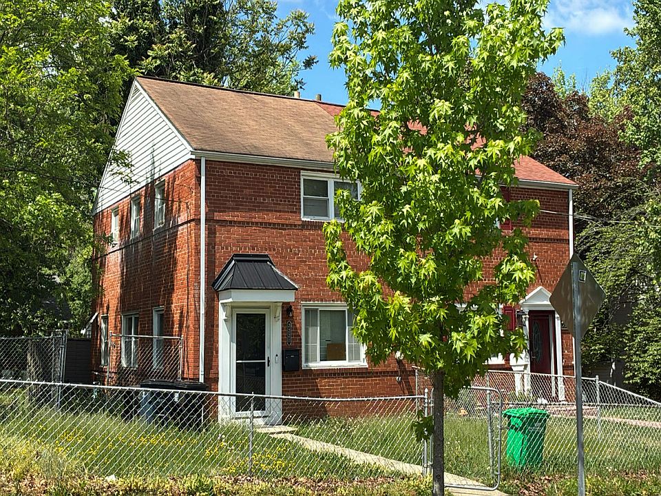 1st image of 2221 Houston St