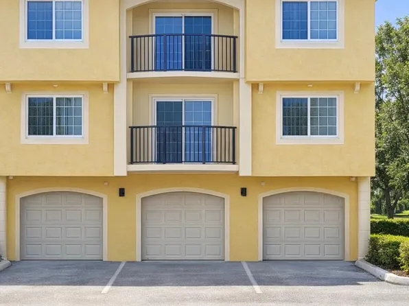 1100 Crestwood Ct S, Royal Palm Beach, FL