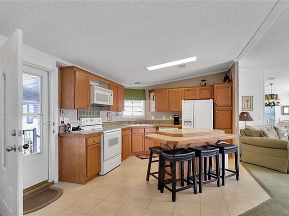 3rd image of 92 McKenzie Ln
