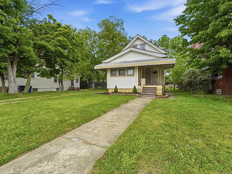 18613 Pawnee Ave — Photo 1