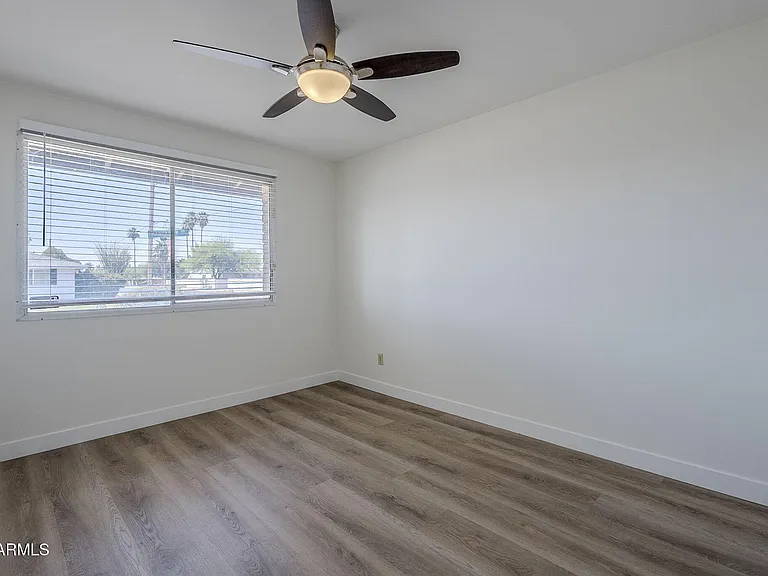 1904 E Manhatton Dr — Photo 37