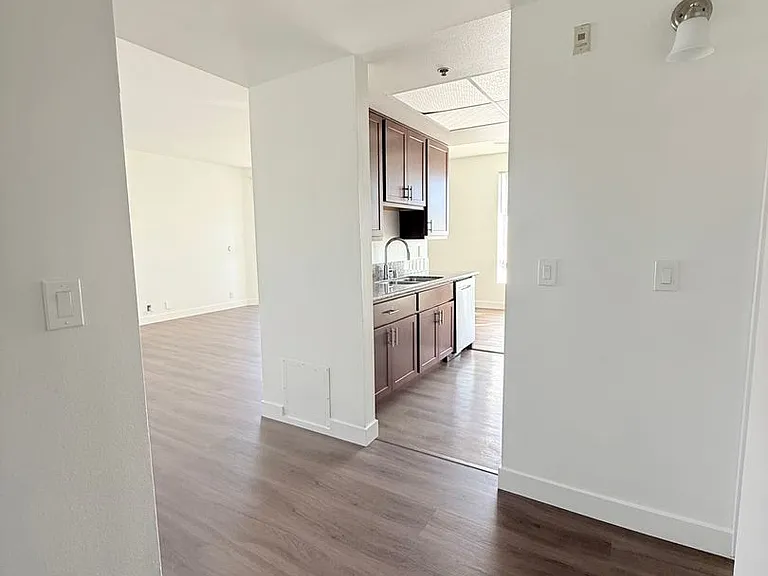 Perfectly situated 2 bedroom and 2 bathroom ! — Photo 35