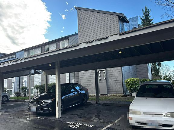 2nd image of 2020 Grant Ave S APT D102