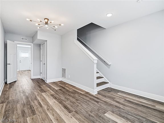 3rd image of 4191 Lorain Ct
