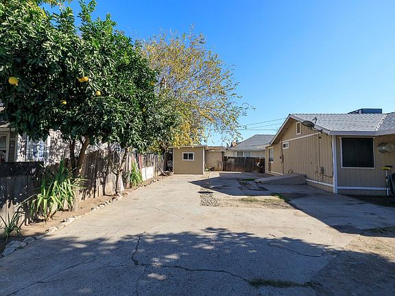 3rd image of 1421 Pelton Ave
