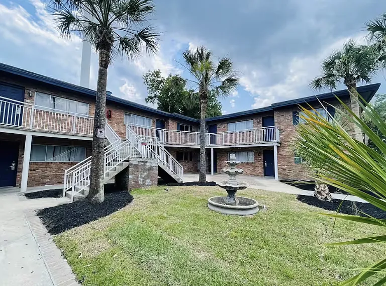 2200 Cassandra Ln #12 — Photo 2
