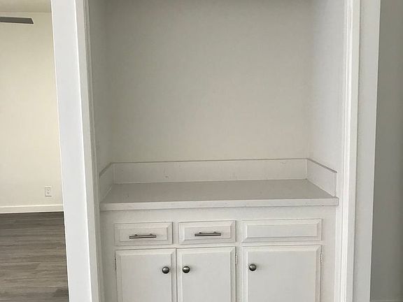 4th image of 5452 Lindley Ave #204