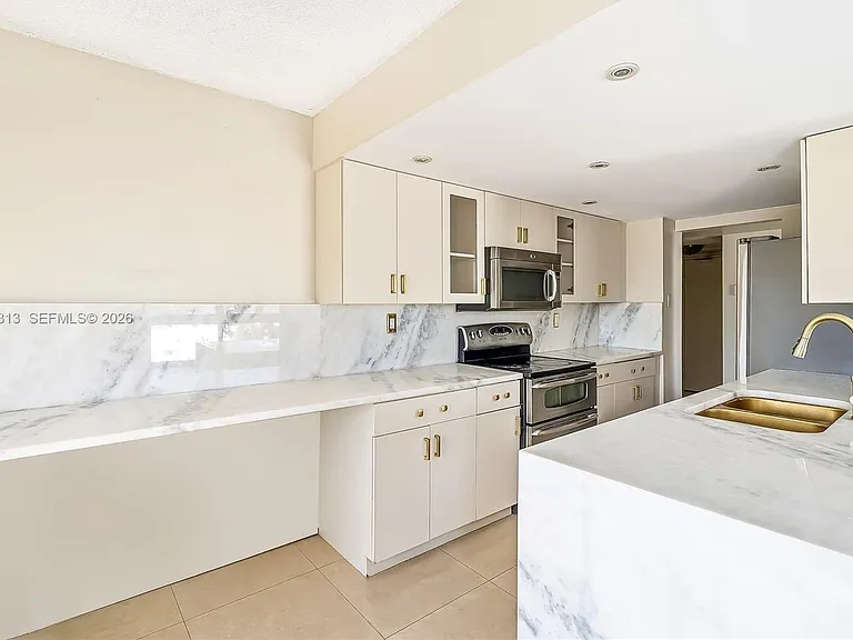 3031 N Ocean Blvd #406 — Photo 9