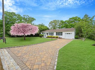 24 Palo Alto Dr, Hampton Bays, NY 11946