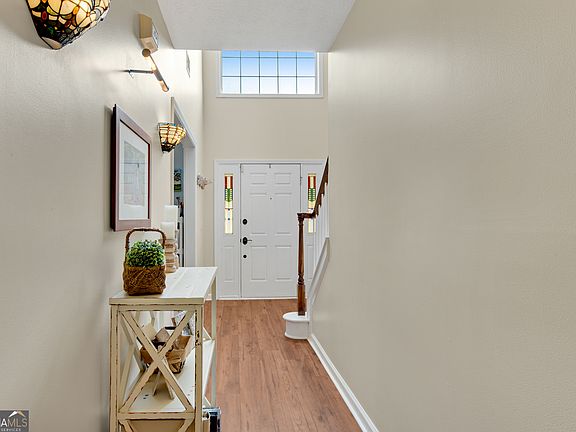 3rd image of 7435 Cavaletti Cir