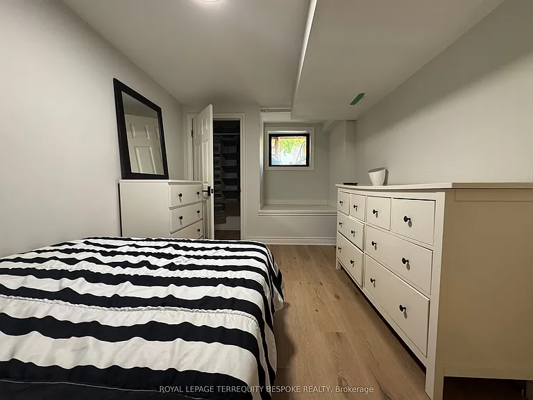 229 Caledonia Rd #LOWER — Photo 13