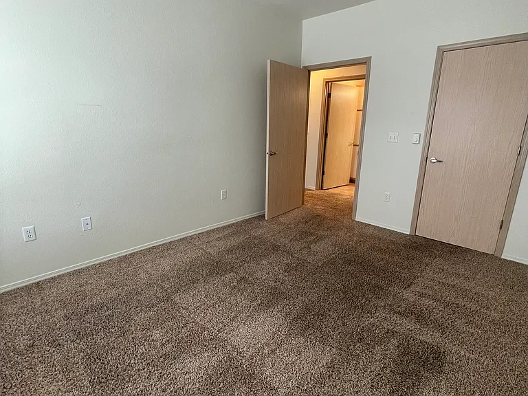 Fountain Valley Apartments — Photo 31