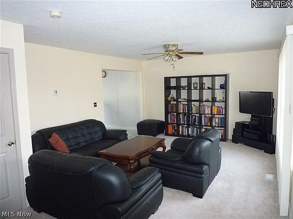 3rd image of 32928 Edward Ave
