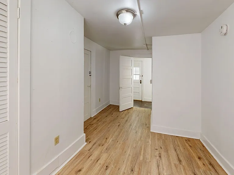 120 Main St. — Photo 5
